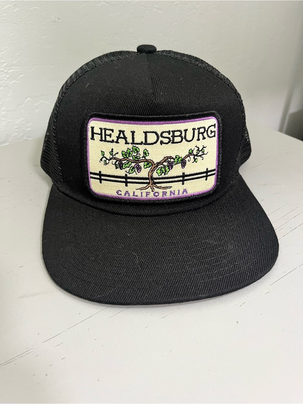 Bart Bridge Healdsburg CA Wine Country Grapevine Patch Trucker Hat Black NWT